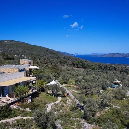 Adelphia, Luxury In Alonnisos Lodge Isomata