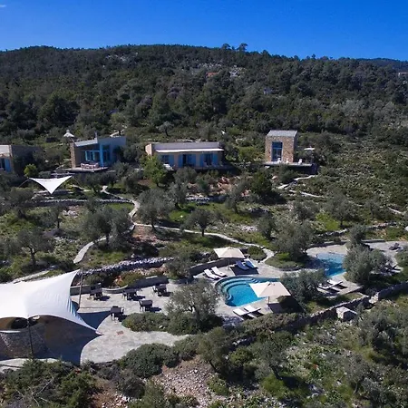 Adelphia, Luxury In Alonnisos Isomata