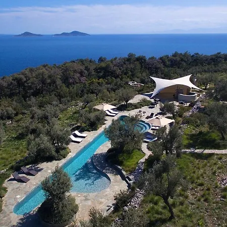 Adelphia, Luxury In Alonnisos *