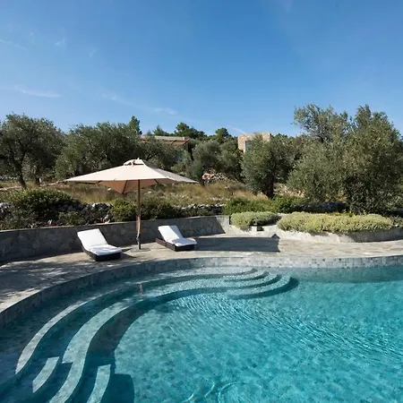 Adelphia, Luxury In Alonnisos *