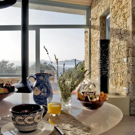 Adelphia, Luxury In Alonnisos Lodge